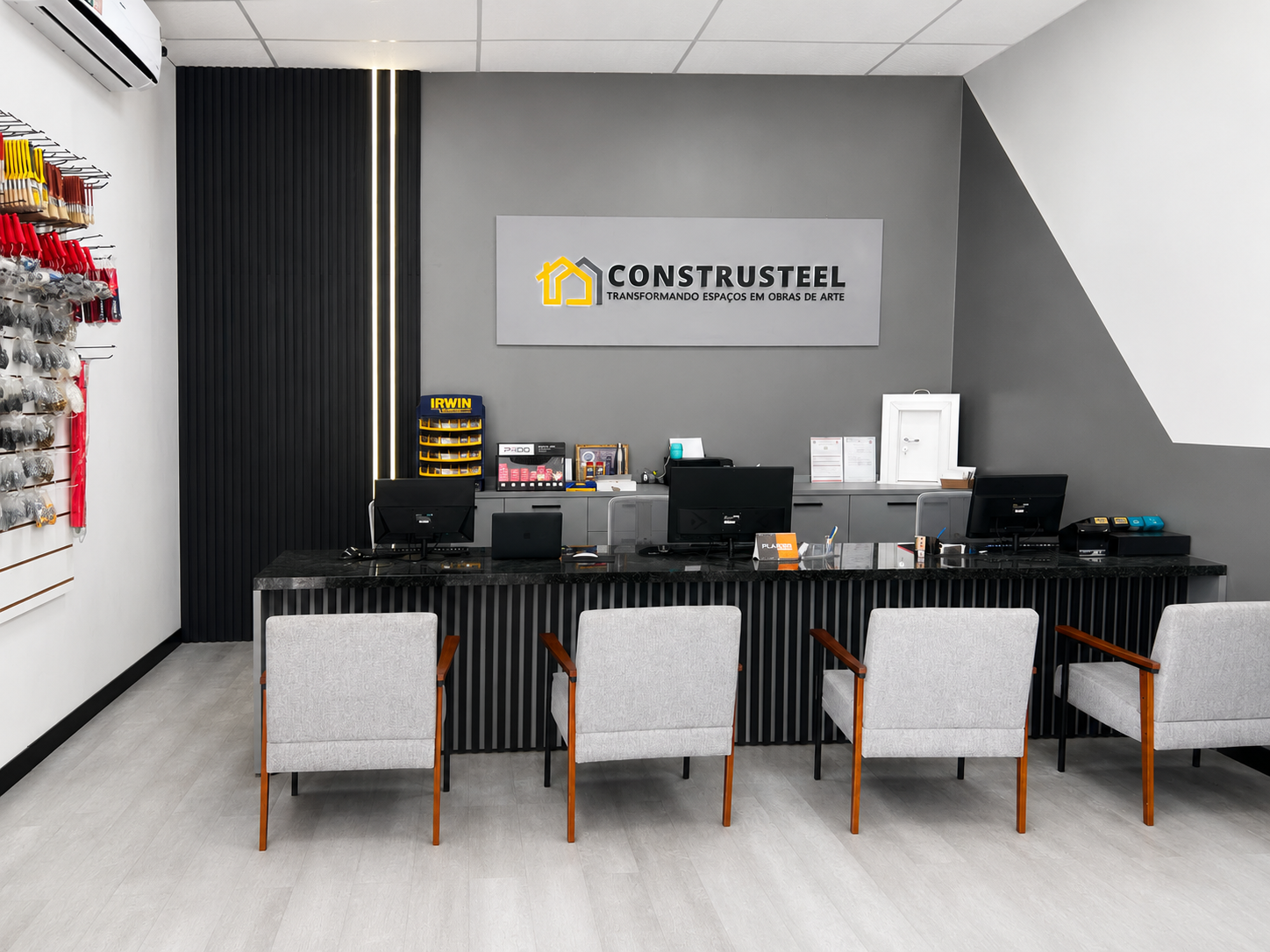 Recepção e balcão de atendimento Construsteel